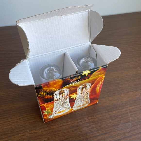 Cristal D’arques Masquerade Crystal Salt & Pepper Shakers - Picture 5 of 10